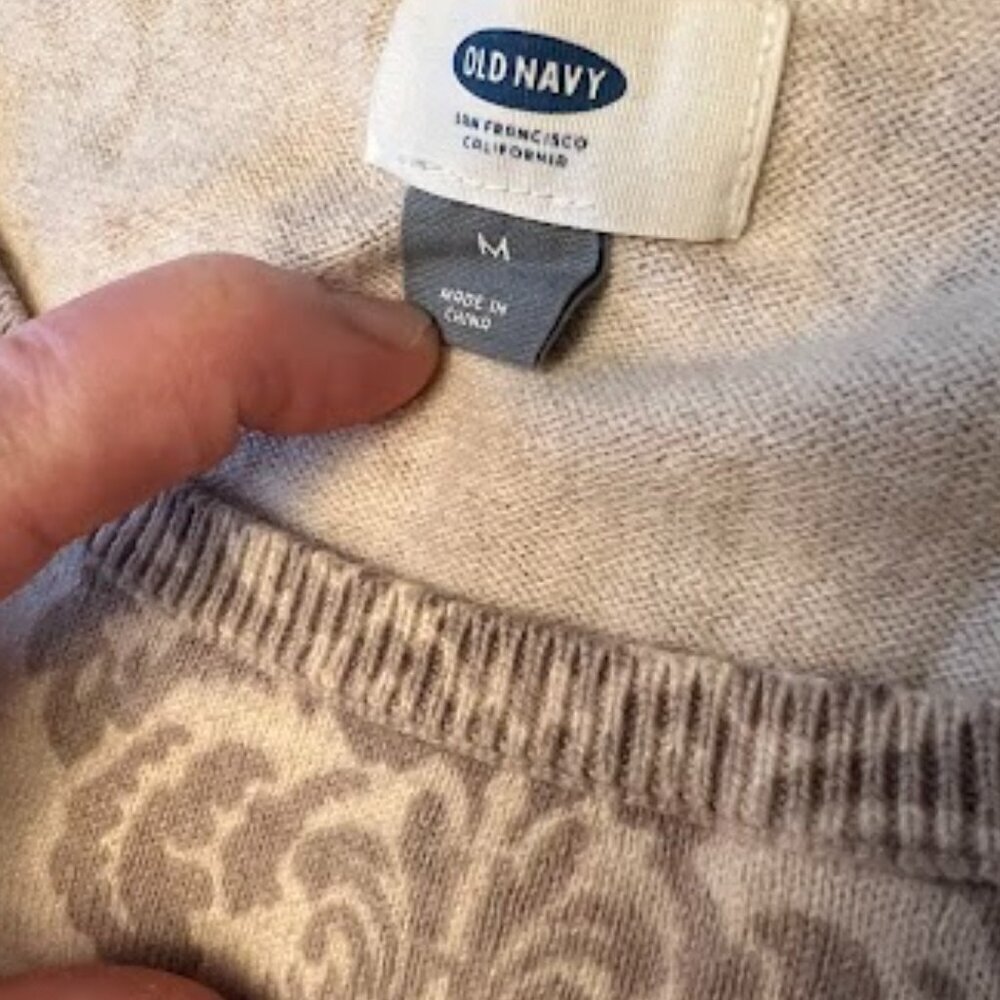 Womens Old Navy Sweater Size Medium - Picture 2 of 6